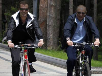 скачать Мужской шаблон - Прогулка на велосипеде вместе с президентом