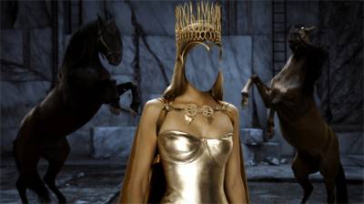 скачать Шаблон для девушек - Королева с короной в замке с лошадьми